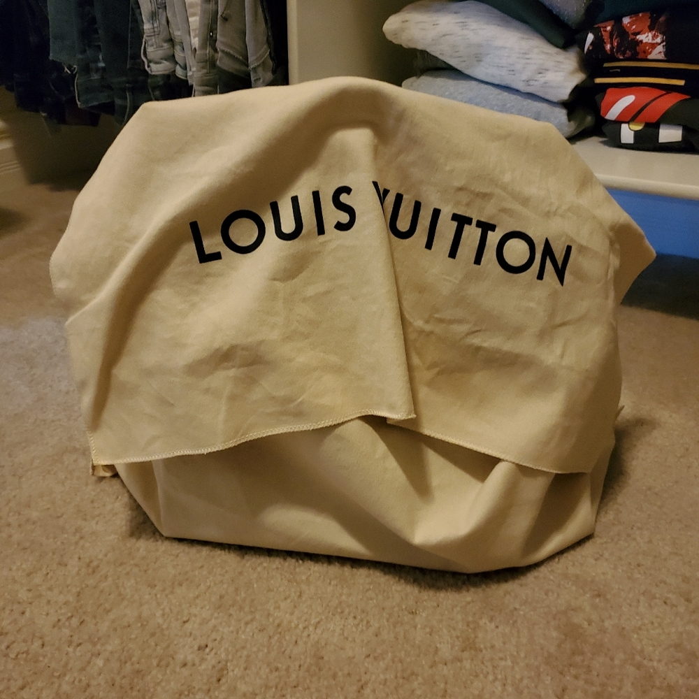 Purses - Picture 2 of 8